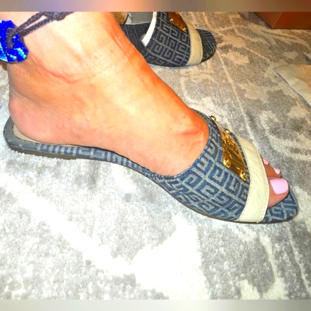 Givenchy flat slides. Size 38,5 - Picture 4 of 11